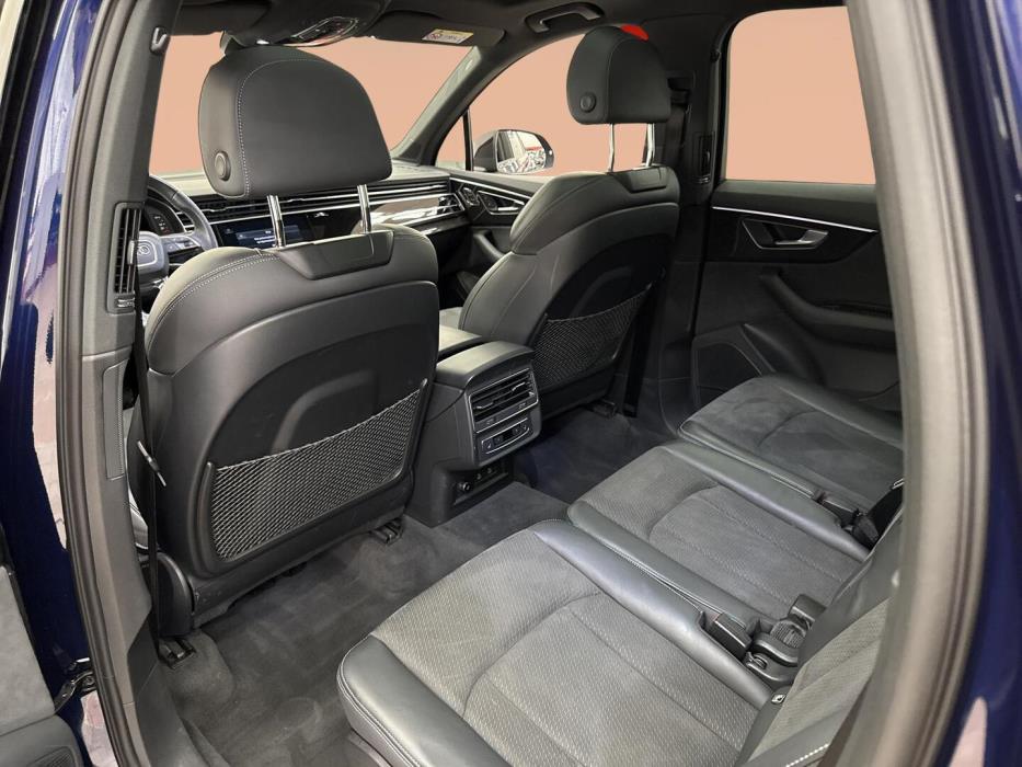 AUDI Q7 2023