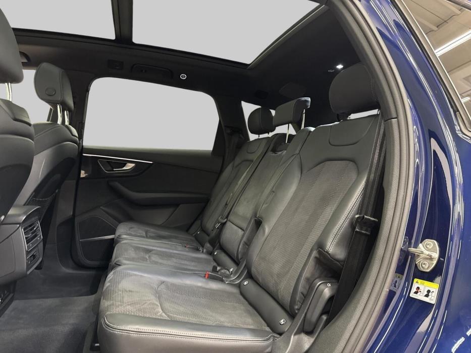AUDI Q7 2023