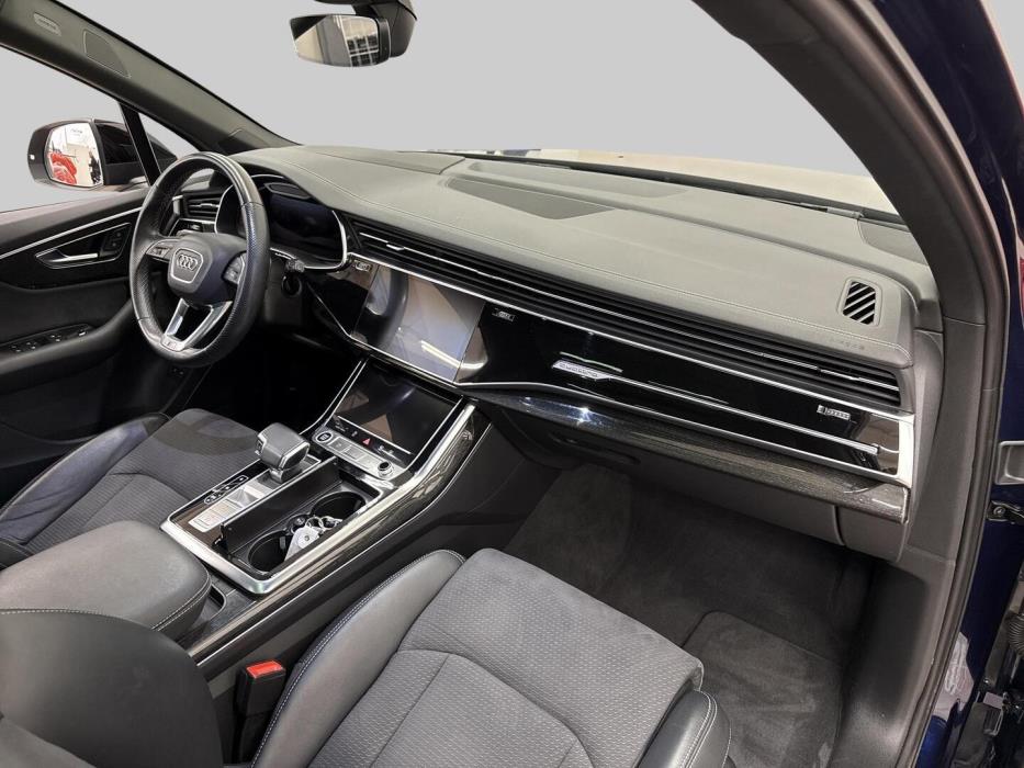 AUDI Q7 2023