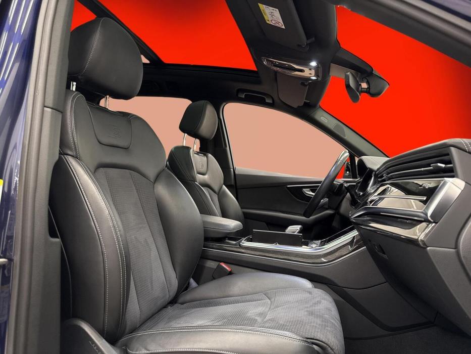 AUDI Q7 2023