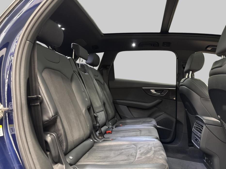 AUDI Q7 2023