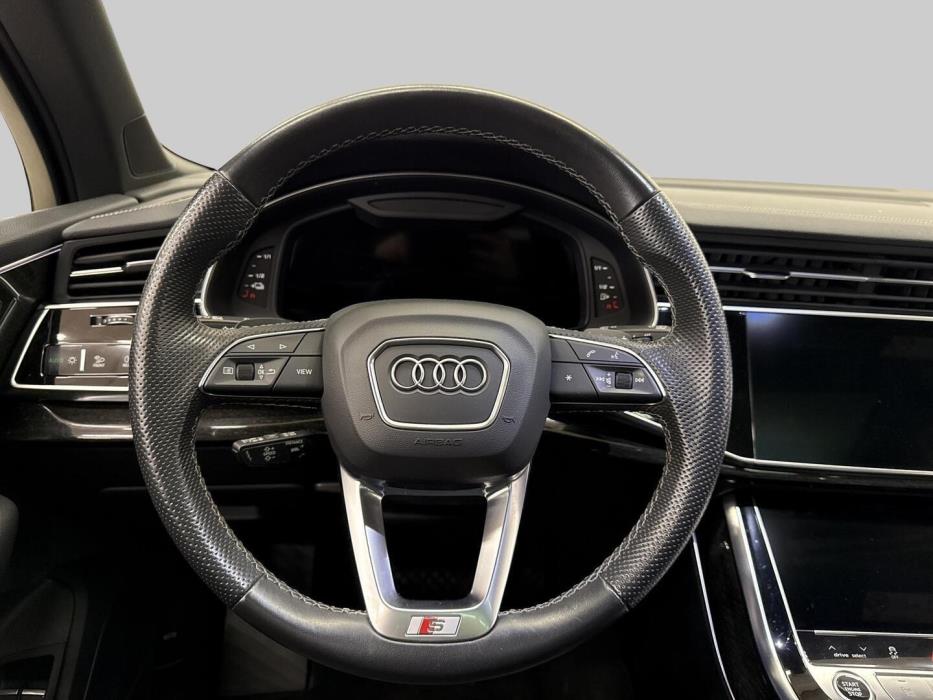AUDI Q7 2023