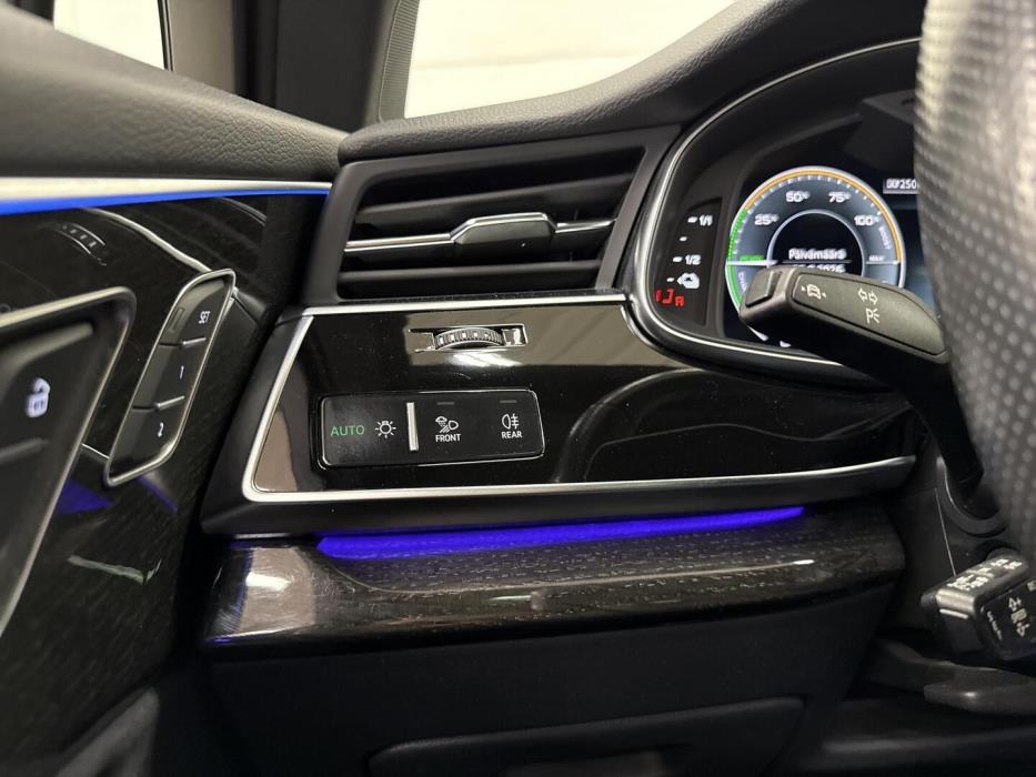 AUDI Q7 2023