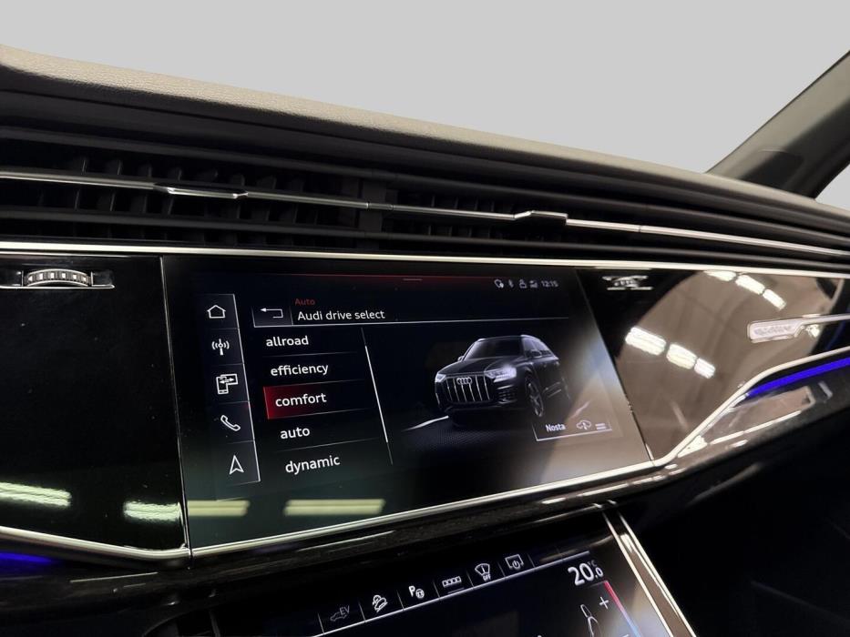 AUDI Q7 2023