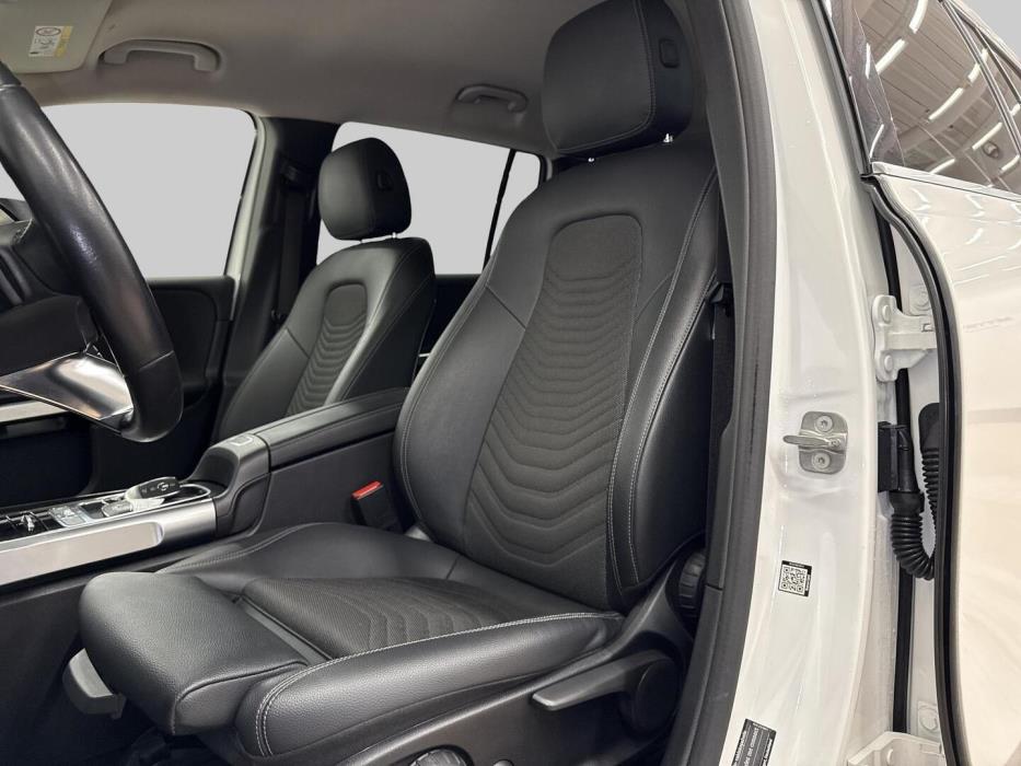 MERCEDES-BENZ EQB 2024