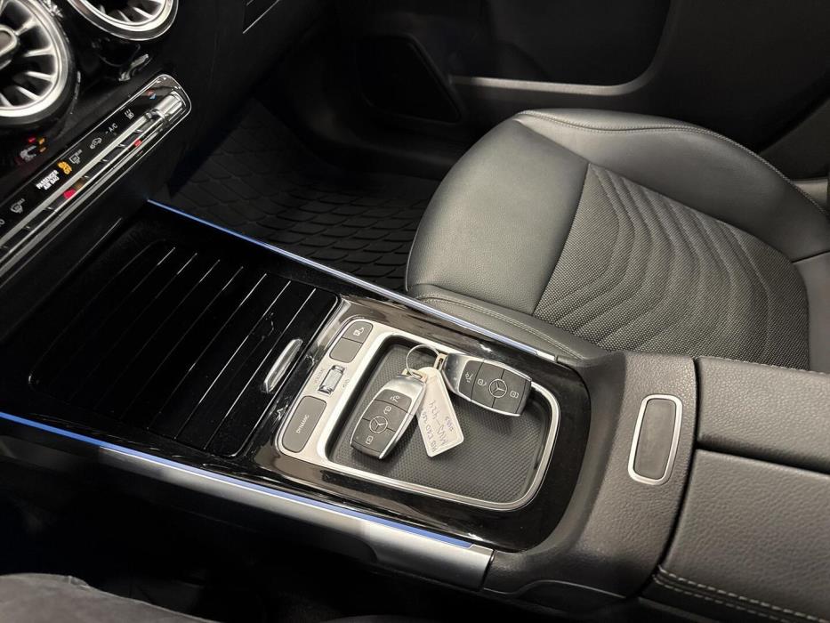 MERCEDES-BENZ EQB 2024