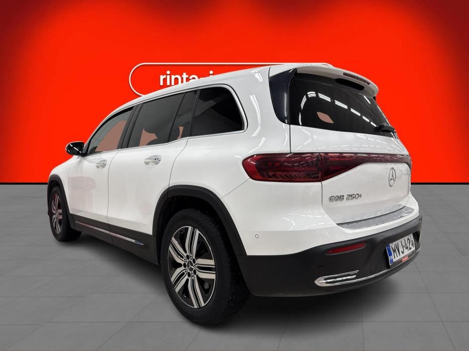 MERCEDES-BENZ EQB 2024