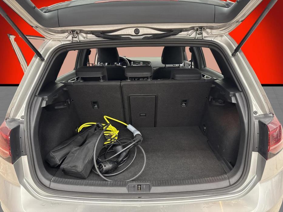 VOLKSWAGEN Golf 2020