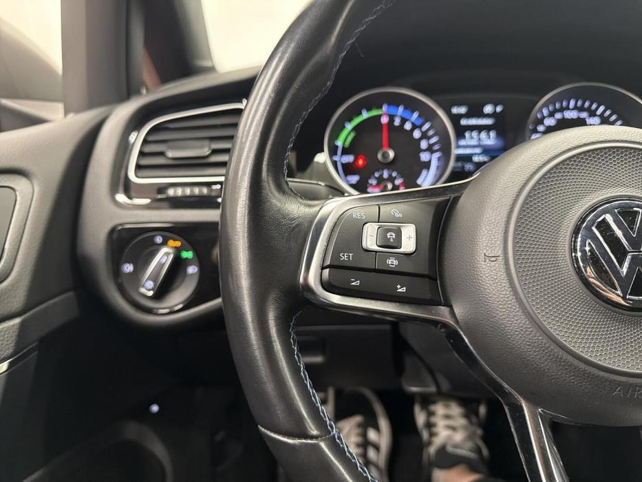 VOLKSWAGEN Golf 2020