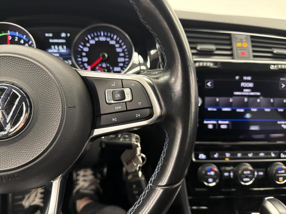 VOLKSWAGEN Golf 2020