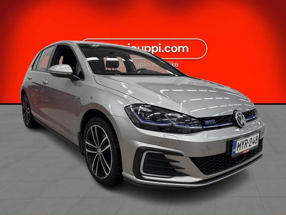 VOLKSWAGEN Golf 2020