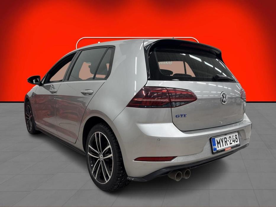 VOLKSWAGEN Golf 2020