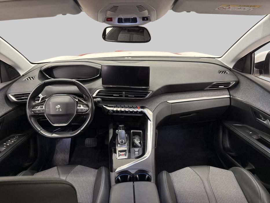 PEUGEOT 5008 2021