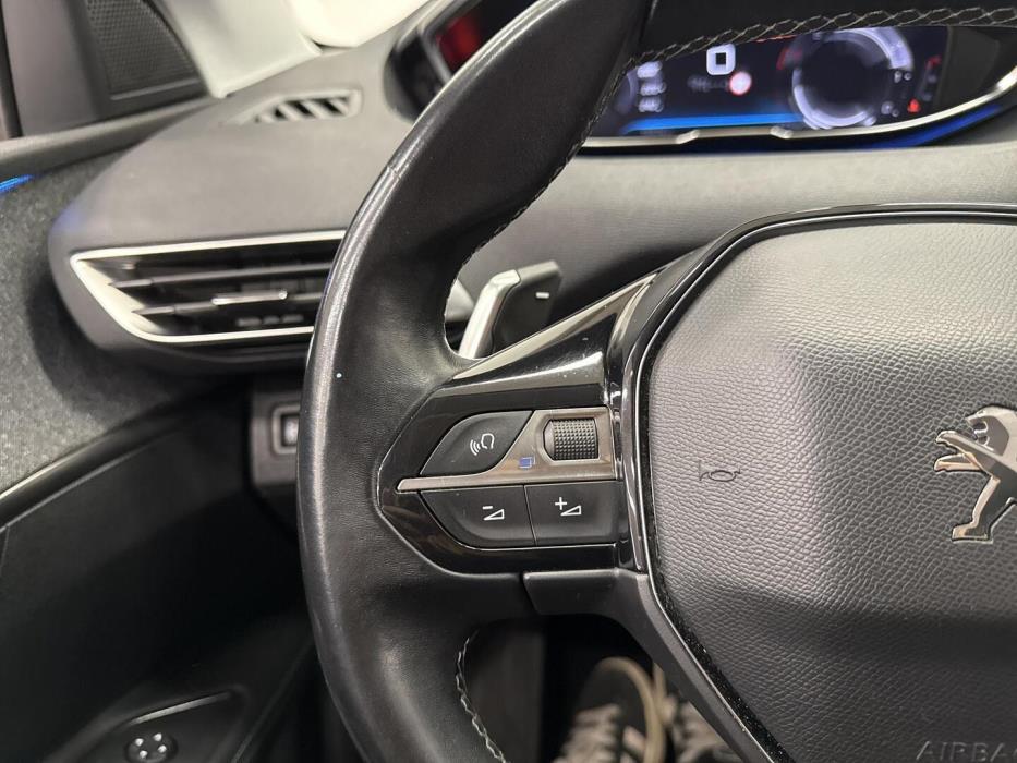 PEUGEOT 5008 2021