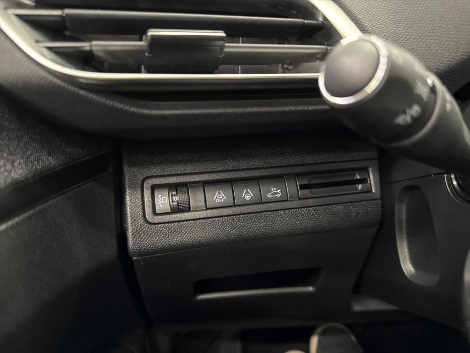 PEUGEOT 5008 2021