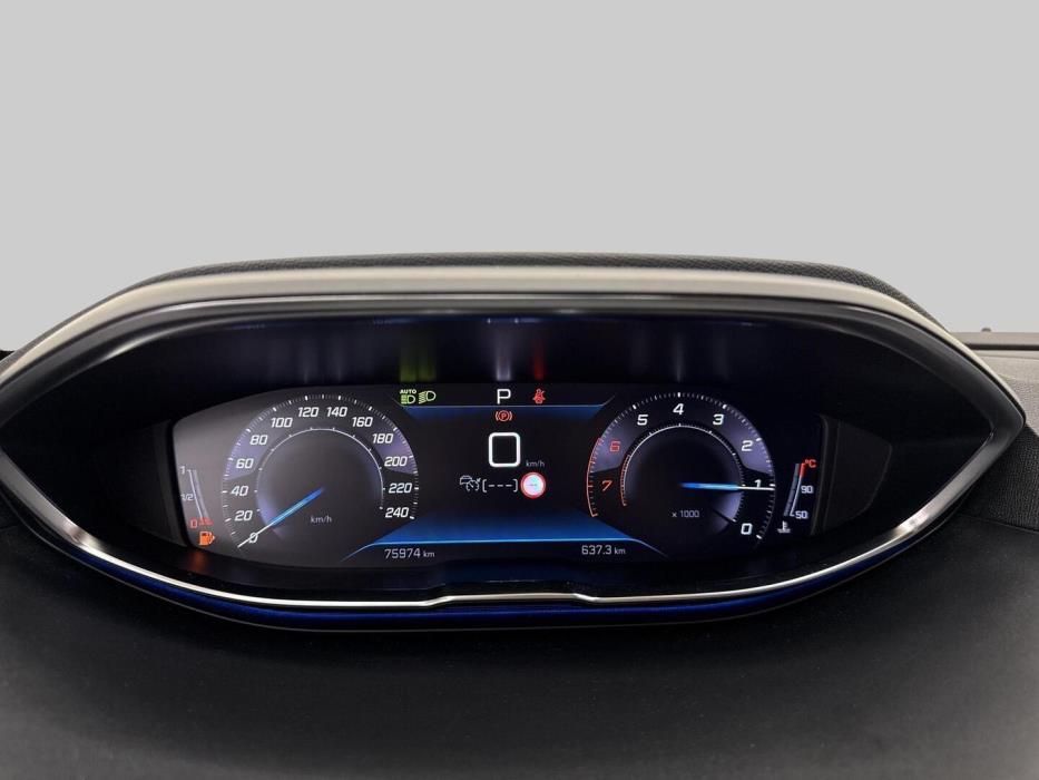PEUGEOT 5008 2021