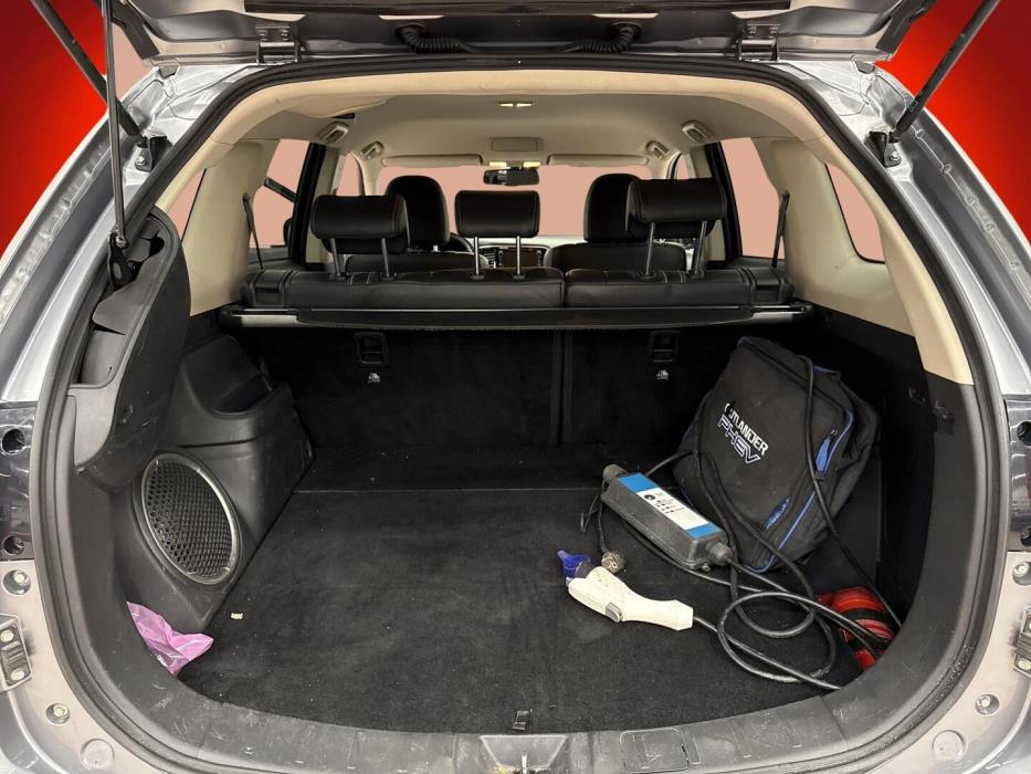MITSUBISHI Outlander PHEV 2015