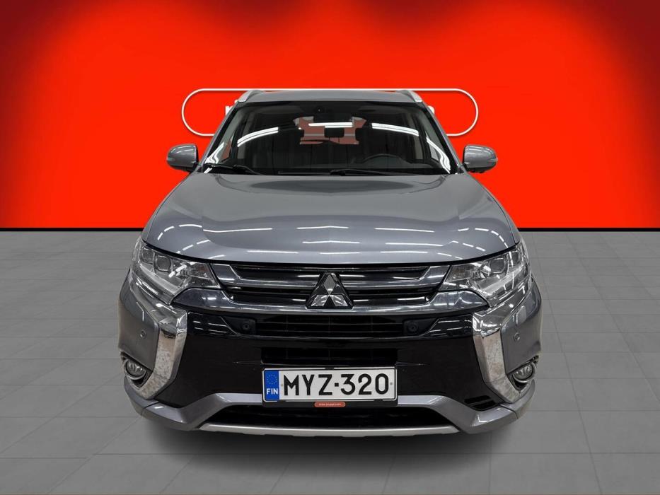 MITSUBISHI Outlander PHEV 2015
