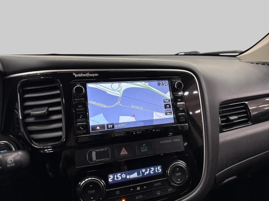 MITSUBISHI Outlander PHEV 2015