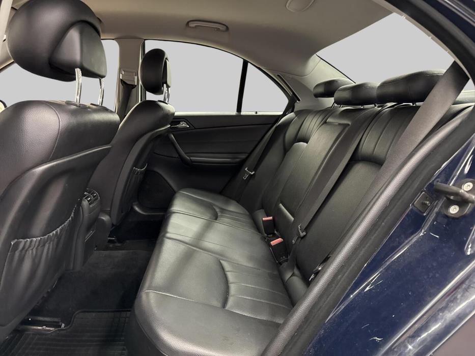MERCEDES-BENZ C 2004