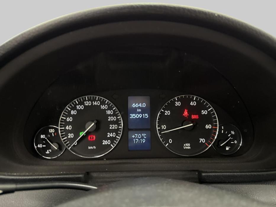 MERCEDES-BENZ C 2004
