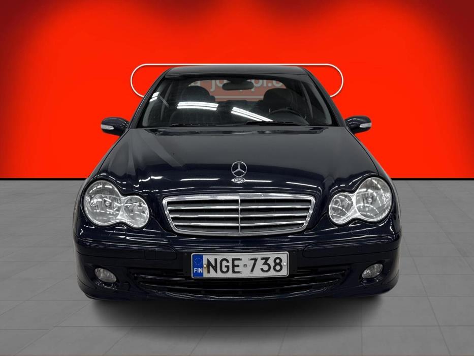 MERCEDES-BENZ C 2004