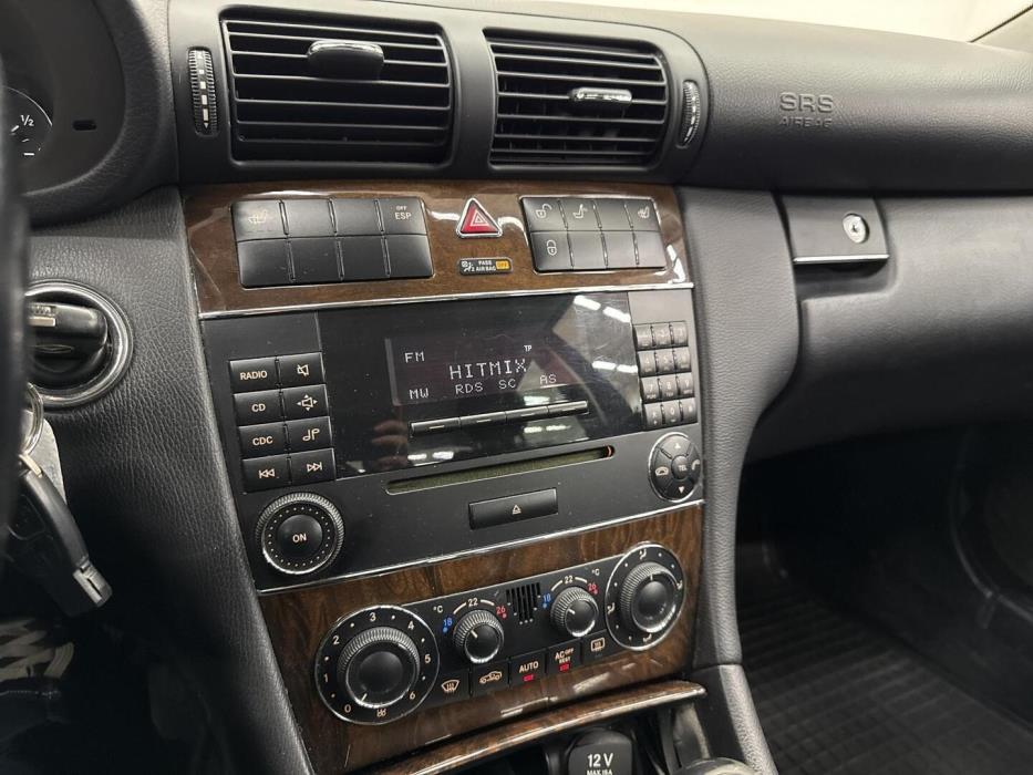 MERCEDES-BENZ C 2004