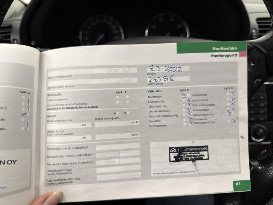 MERCEDES-BENZ C 2004