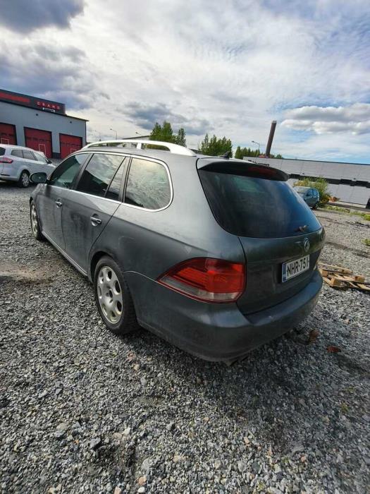 VOLKSWAGEN Golf 2010