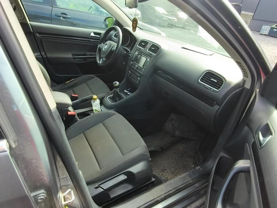 VOLKSWAGEN Golf 2010