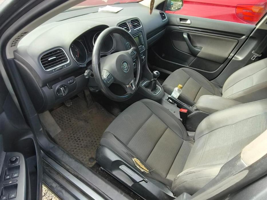 VOLKSWAGEN Golf 2010