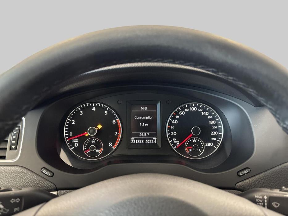 VOLKSWAGEN Jetta 2012