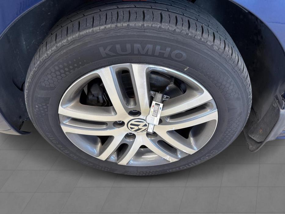 VOLKSWAGEN Jetta 2012