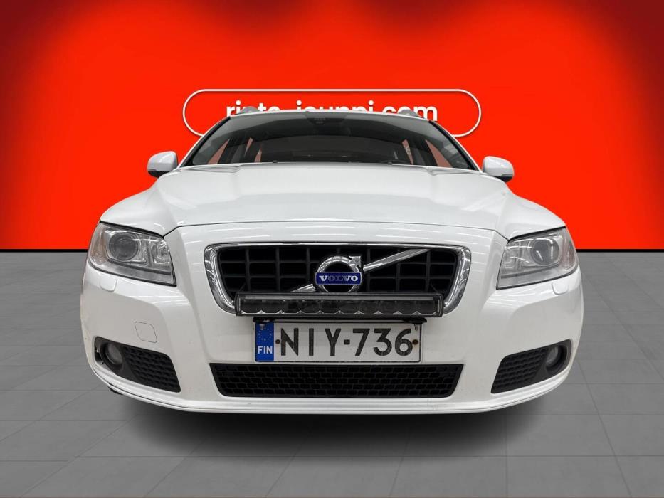 VOLVO V70 2013