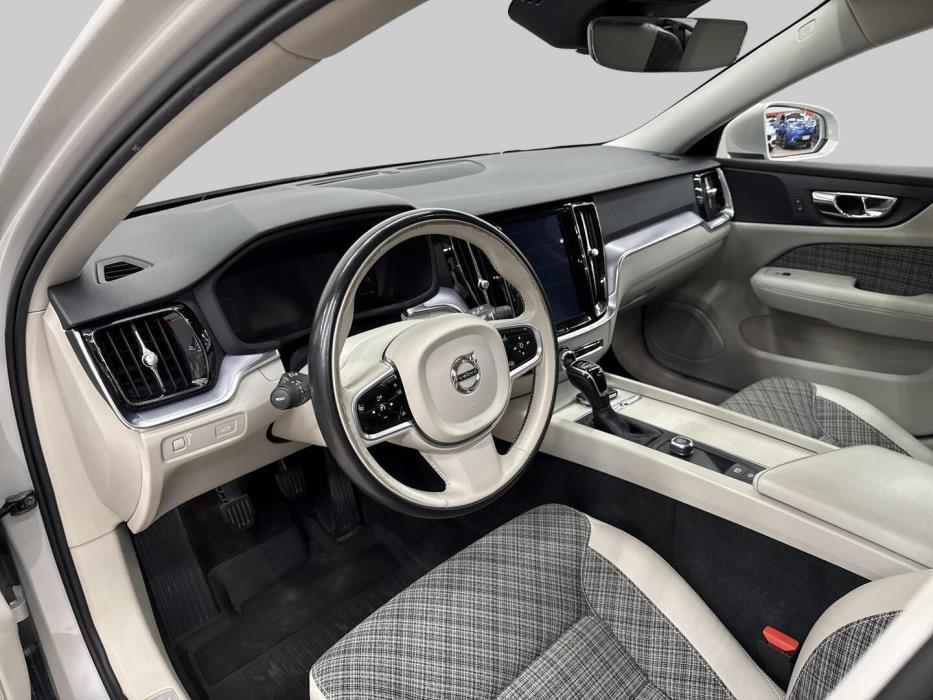 VOLVO V60 2018