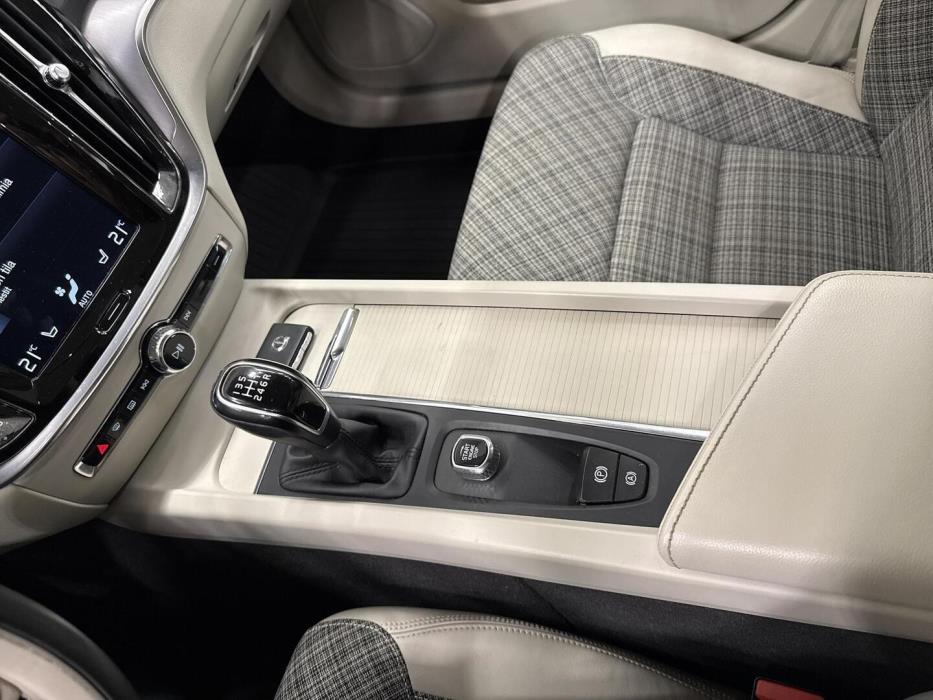 VOLVO V60 2018
