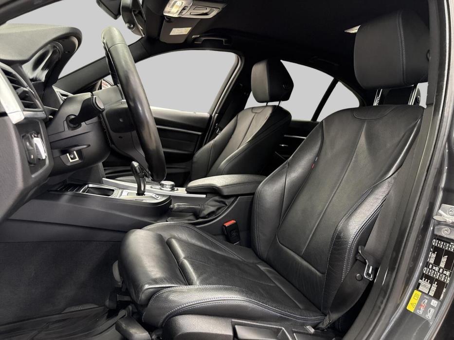BMW 330 2018