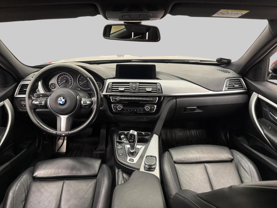 BMW 330 2018