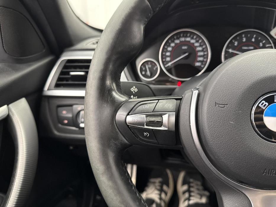 BMW 330 2018