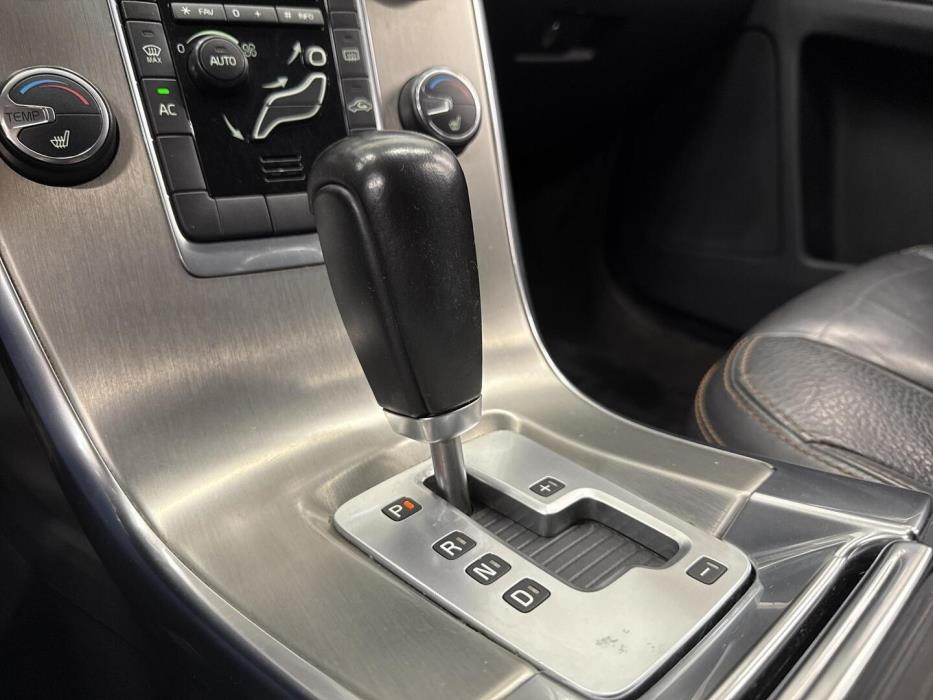 VOLVO XC60 2012