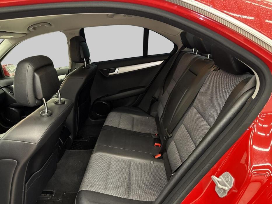 MERCEDES-BENZ C 2012