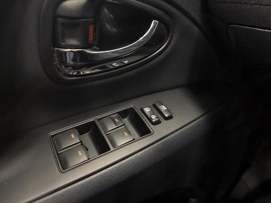 TOYOTA Avensis 2013