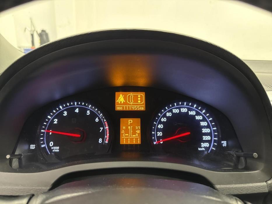 TOYOTA Avensis 2013