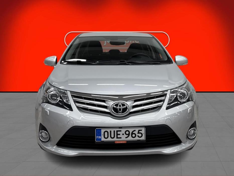 TOYOTA Avensis 2013