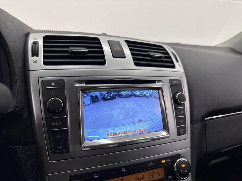 TOYOTA Avensis 2013