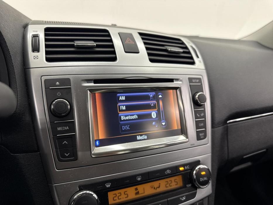 TOYOTA Avensis 2013