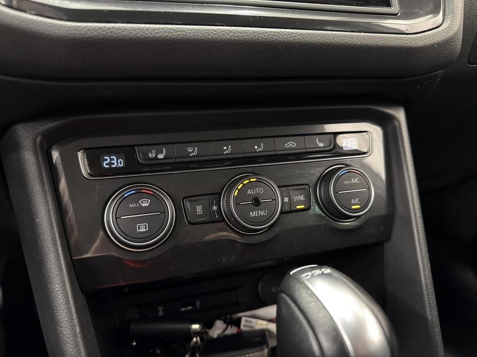 VOLKSWAGEN Tiguan 2016