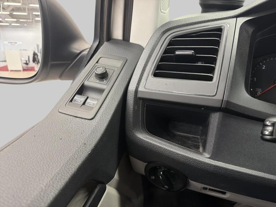 VOLKSWAGEN Transporter 2018