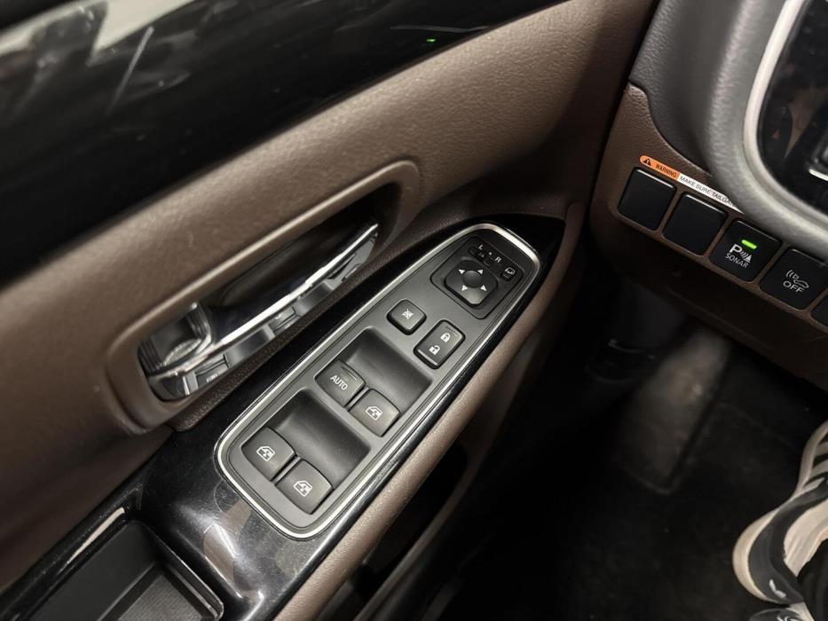 MITSUBISHI Outlander PHEV 2016