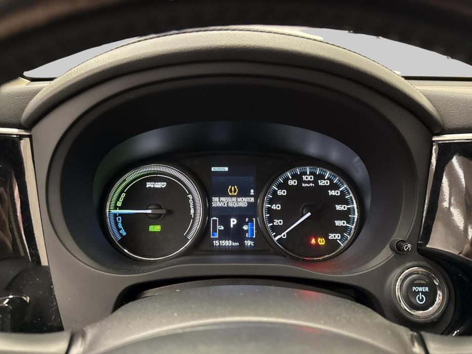 MITSUBISHI Outlander PHEV 2016